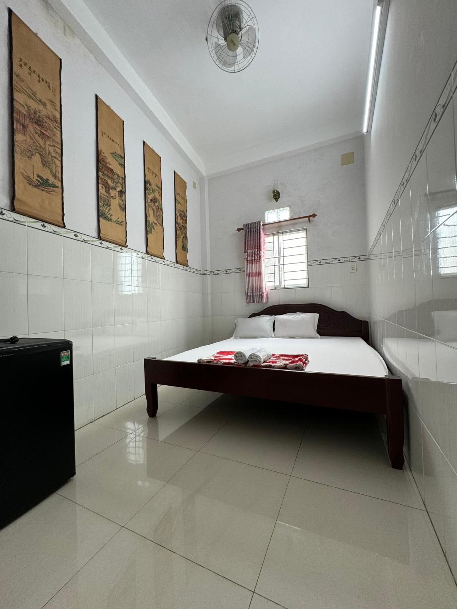 Hotel Nha Nghi Hoa Ly Chau Doc Exterior foto