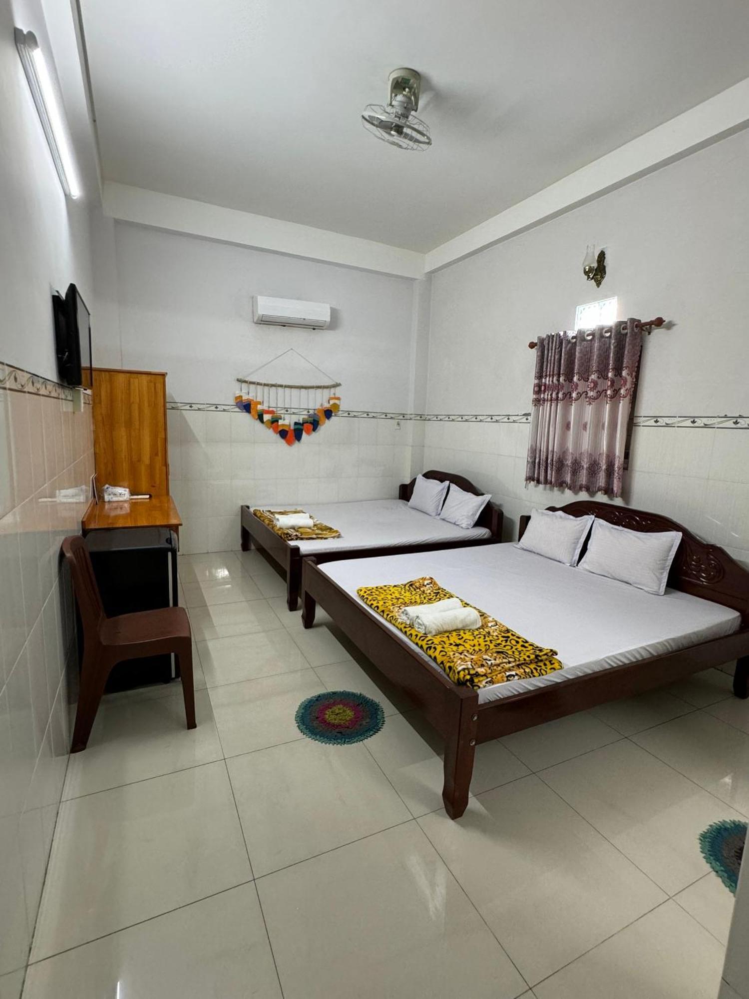 Hotel Nha Nghi Hoa Ly Chau Doc Exterior foto