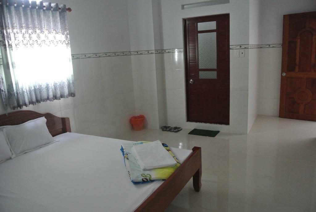 Hotel Nha Nghi Hoa Ly Chau Doc Exterior foto